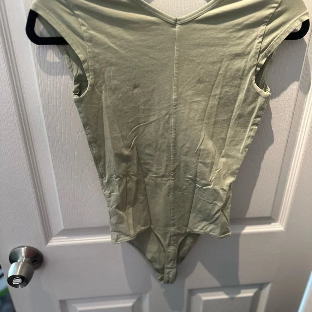 NWOT Everlane XS Green Cap Sleeve Supima Cotton V-Neck Ballet Bodysuit Top